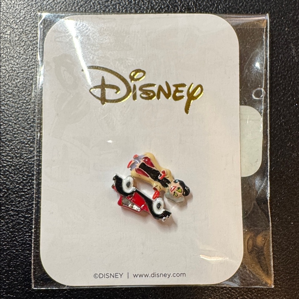 Disney Cruella Charm set